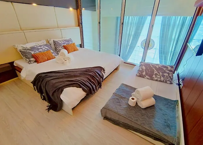 Club Ultima King Bed Loft Unit 100mbps Wi-fi -2507 Апартаменты *
